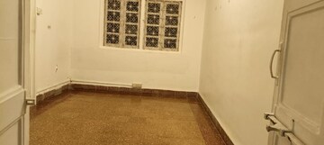 Room in 1 RK Apartment at Colaba – for Sale