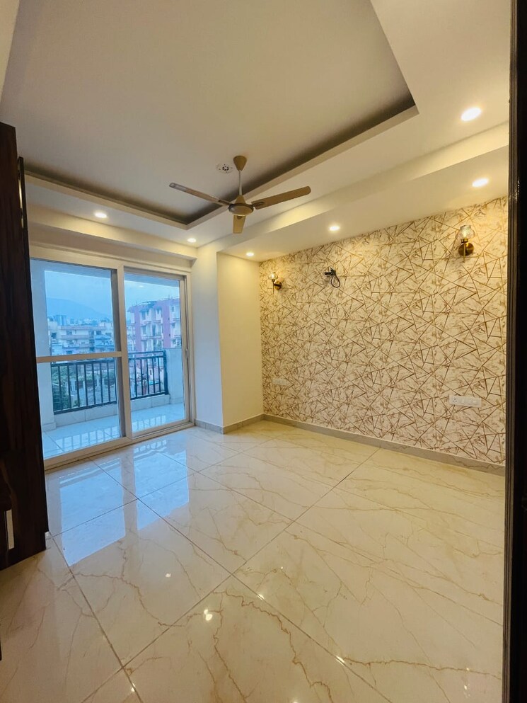 Room, east canal road 2 Bedroom 1557 Sq.Ft. Apartment In East Canal Road Dehradun 8127525