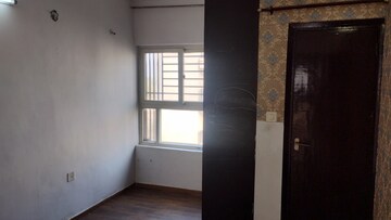 Room in 3 BHK Builder Floor at BPTP Park Elite Floors, Sector 85 – for Rent