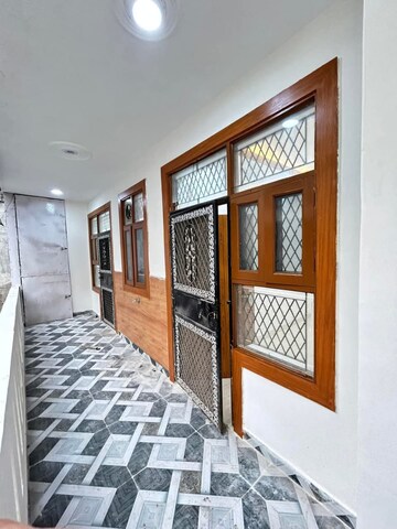 Bedroom in 3 BHK Builder Floor at Sector 37 – for Rent