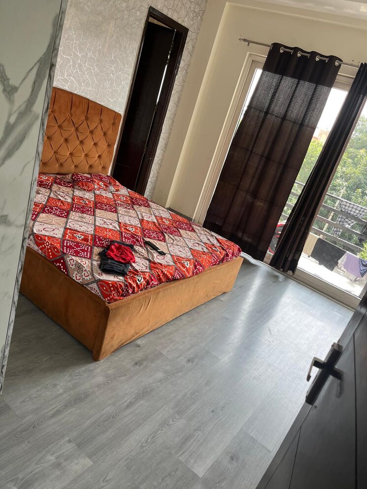 Bedroom, chitra vihar 3 Bedroom 173 Sq.Yd. Apartment In Chitra Vihar Delhi 8127607