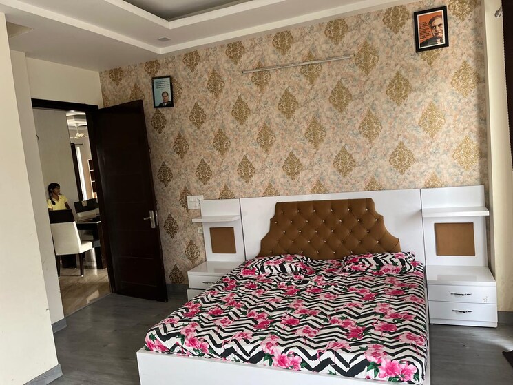 Bedroom, chitra vihar 3 Bedroom 173 Sq.Yd. Apartment In Chitra Vihar Delhi 8127607