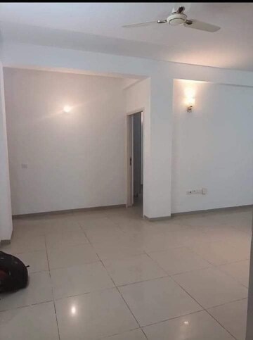 Room in 3 BHK Apartment at Chitra Vihar – for Rent