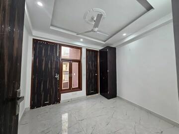 Room in 3 BHK Builder Floor at Saket – for Rent