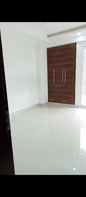 Room in 3 BHK Builder Floor at Mehrauli – for Sale