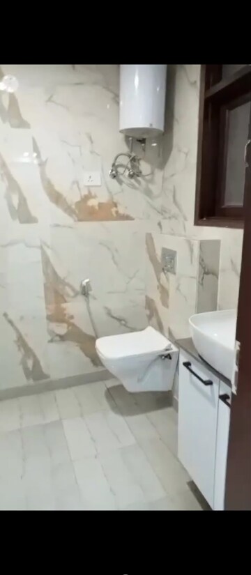 Master Bedroom in 3 BHK Builder Floor at Mehrauli – for Sale