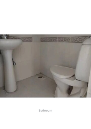 Bathroom in 4 BHK Apartment at Amrapali Exotica, Sector 50 – for Rent