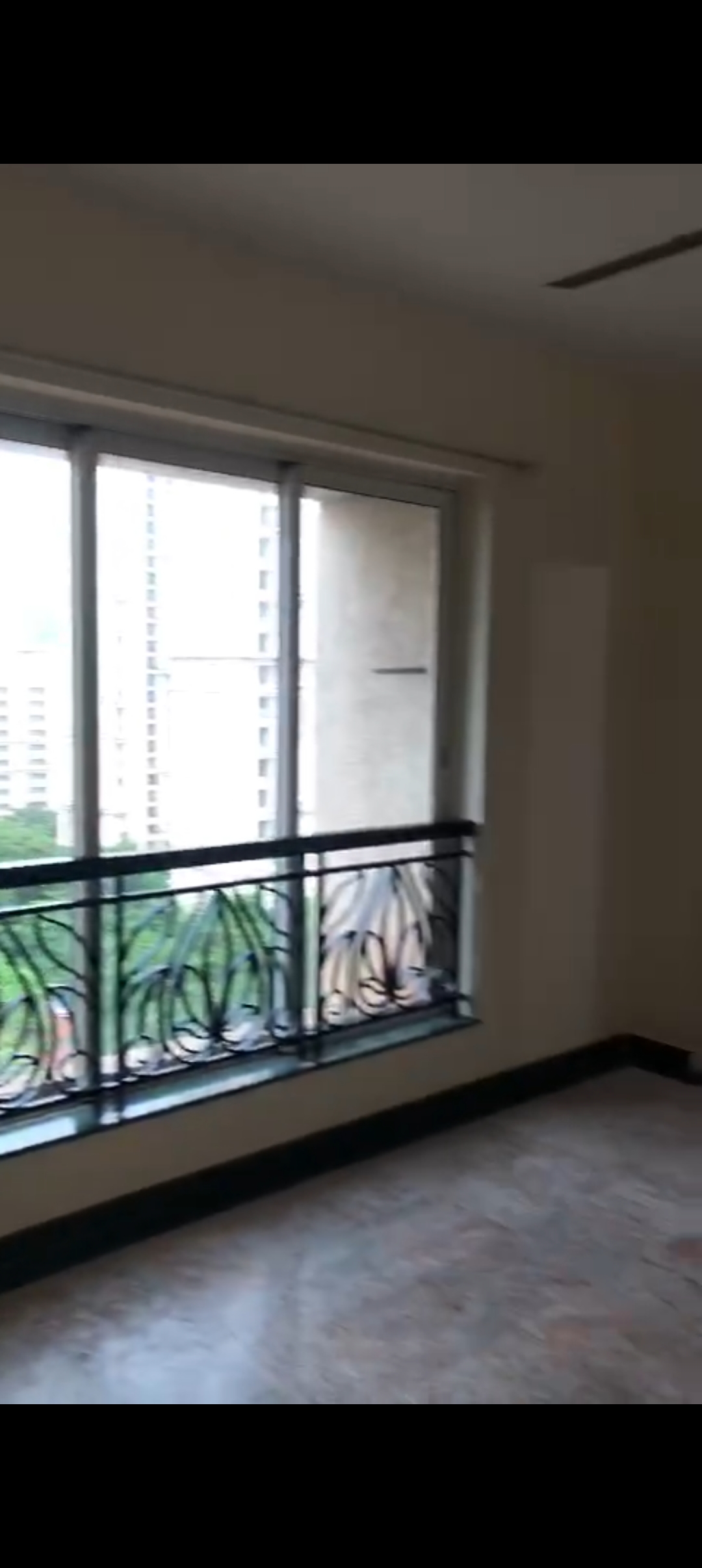 2 BHK Apartment For Sale in Hiranandani Meadows