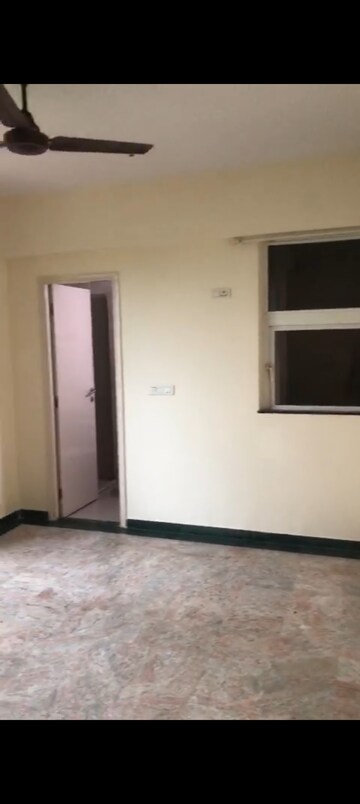 Room in 2 BHK Apartment at Hiranandani Meadows, Manpada – for Sale