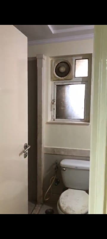 Bathroom in 2 BHK Apartment at Hiranandani Meadows, Manpada – for Sale