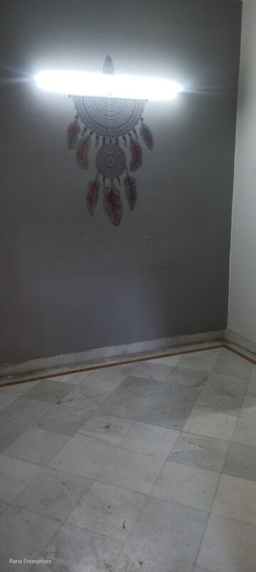 Room in 2.5 BHK Builder Floor at Palam Vihar Residents Association, Palam Vihar – for Rent