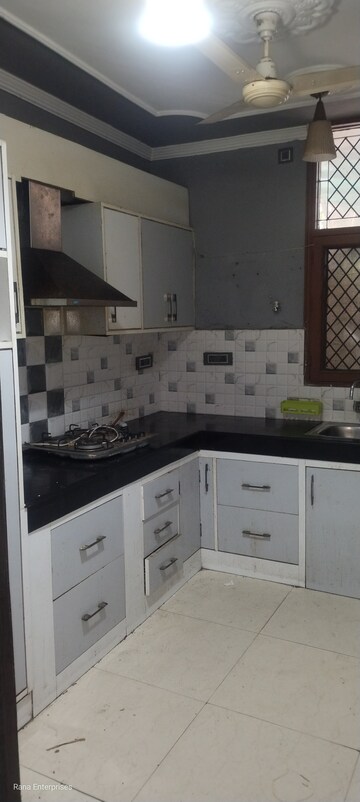 Kitchen in 2.5 BHK Builder Floor at Palam Vihar Residents Association, Palam Vihar – for Rent