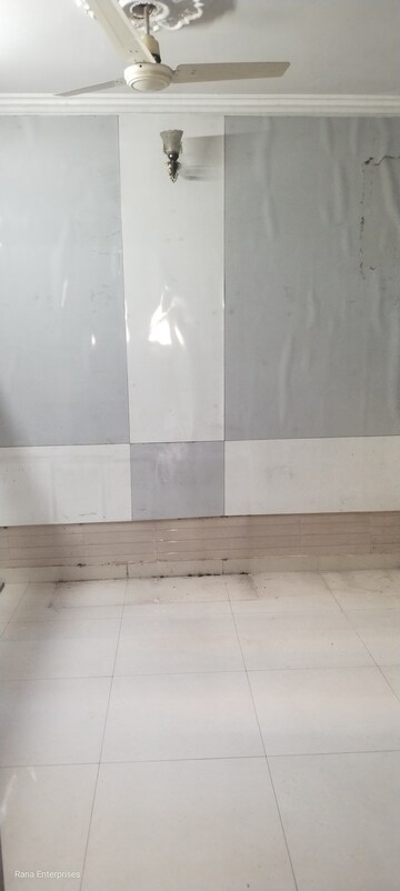 Bathroom in 2.5 BHK Builder Floor at Palam Vihar Residents Association, Palam Vihar – for Rent