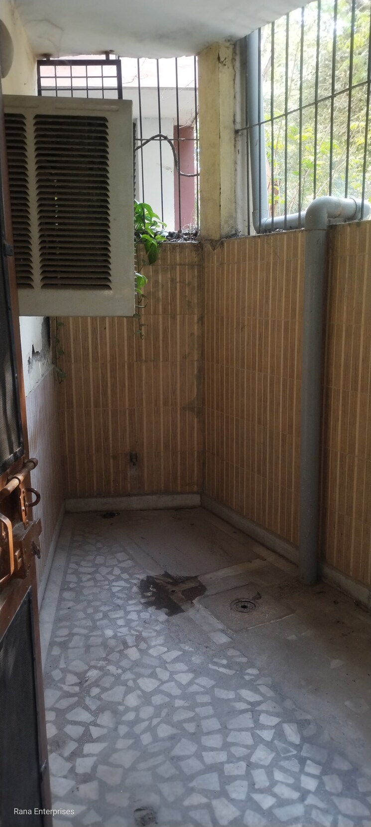 Bathroom, palam-vihar-residents-association 2.5 Bedroom 270 Sq.Yd. Builder Floor In Palam Vihar Gurgaon 8127844