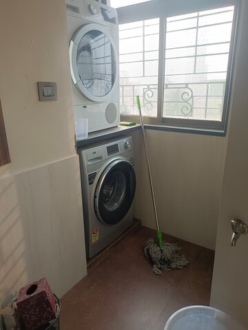Bathroom in 4 BHK Apartment at Mahim West – for Rent