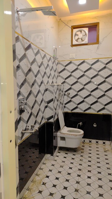 Master Bedroom in 3 BHK Independent House at Dwarka Mor – for Sale