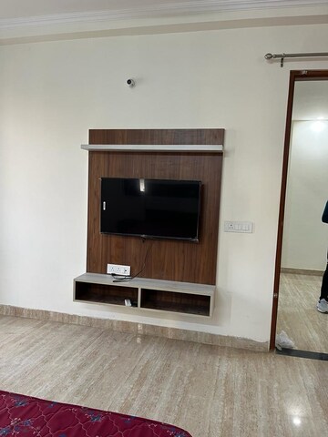 Furnished Amenities in 3 BHK Builder Floor at Sector 52 – for Rent