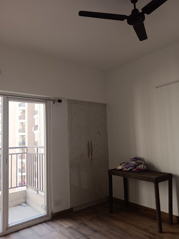 Room in 2 BHK Apartment at Ace Divino, Sector 1 Greater Noida – for Rent