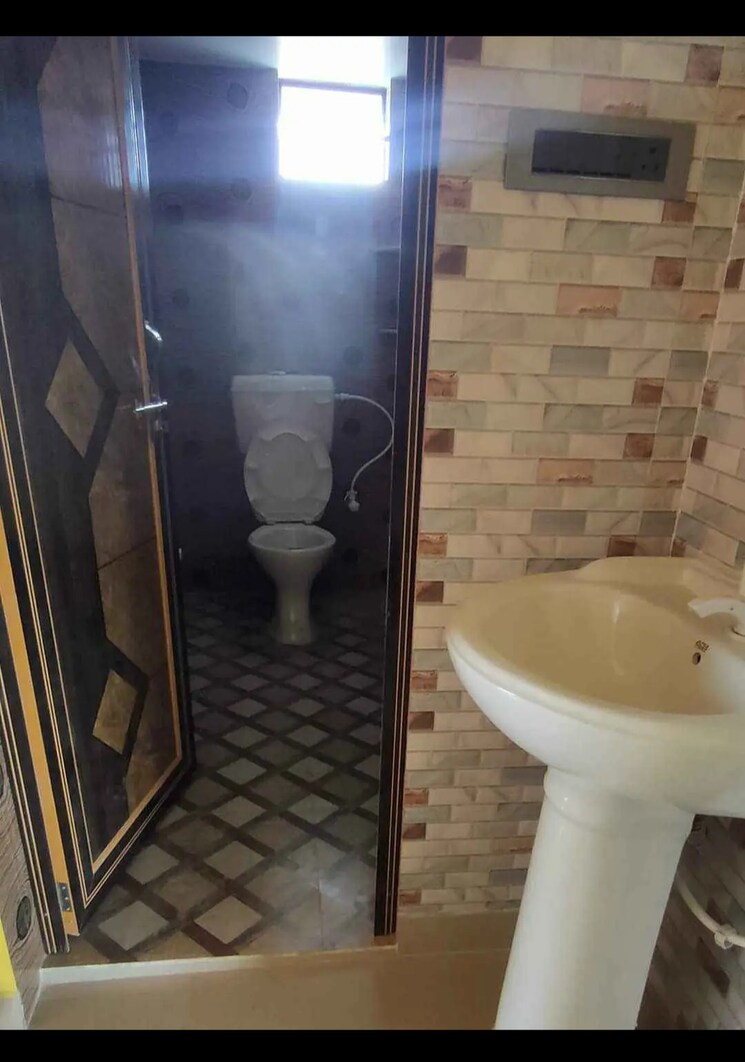 Bathroom, benachity 3 Bedroom 1100 Sq.Ft. Independent House In Benachity Durgapur 8128046