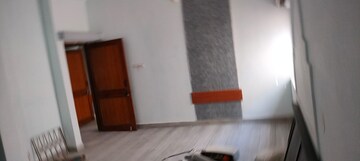 Bedroom in 4 BHK Apartment at Mahaveer Nagar – for Rent
