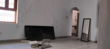 Bathroom in 3 BHK Apartment at Mahaveer Nagar – for Rent