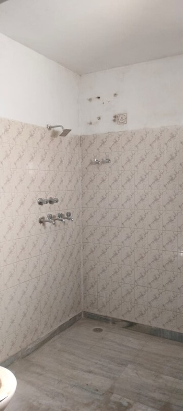 Bathroom in 3 BHK Apartment at Mahaveer Nagar – for Rent