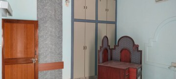 Room in 3 BHK Apartment at Mahaveer Nagar – for Rent