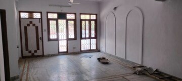 Room in 3 BHK Apartment at Mahaveer Nagar – for Rent