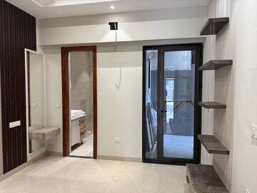 Room in 6+ BHK Independent House at Patiala Road – for Sale