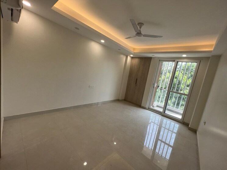 Room, chattarpur 3 Bedroom 125 Sq.Yd. Builder Floor In Chattarpur Delhi 8128219