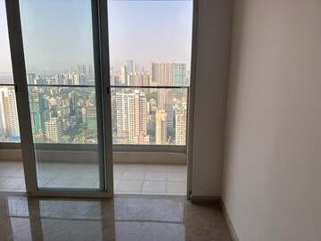 Room in 3 BHK Apartment at Kalpataru Radiance, Goregaon West – for Rent