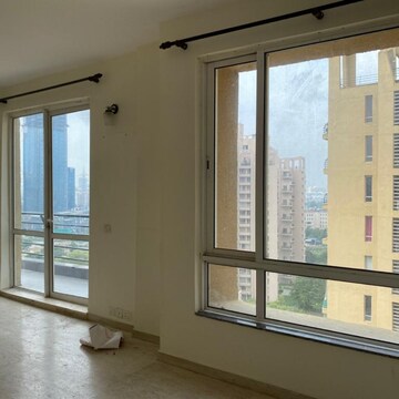 Room in 3 BHK Apartment at Unitech Escape, Sector 50 – for Rent