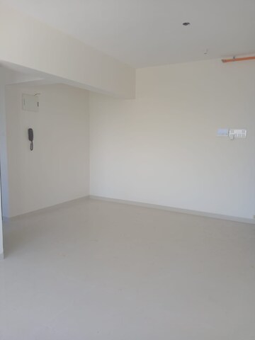 Room in 1 BHK Apartment at Bhoomi Samarth, Goregaon East – for Rent