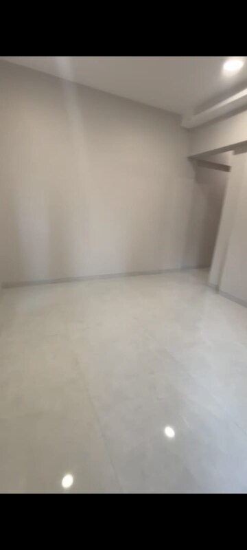 Room in 3 BHK Apartment at Shubham CHS Ghatkopar, Ghatkopar East – for Rent