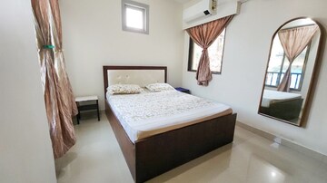 Bedroom in 3 BHK Apartment at Bandra West – for Rent