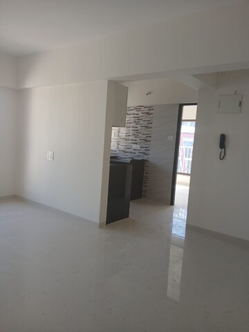 Room in 1 BHK Apartment at Bhoomi Samarth, Goregaon East – for Rent