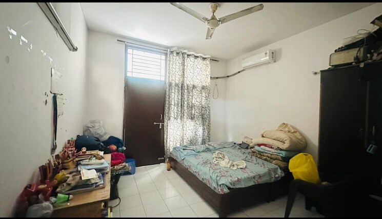 Bedroom, hong-kong-bazaar 3 Bedroom 300 Sq.Yd. Builder Floor In Sector 57 Gurgaon 8128385