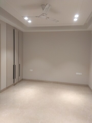 Room in 4 BHK Builder Floor at New Friends Colony – for Rent