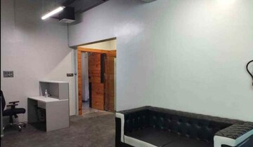 Room in  Office Space at Palasia Square – for Rent