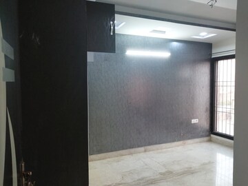 Room in 3 BHK Builder Floor at Paschim Vihar – for Rent