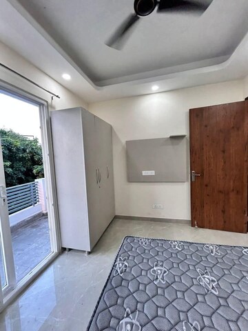 Room in 1 BHK Builder Floor at Saket – for Rent
