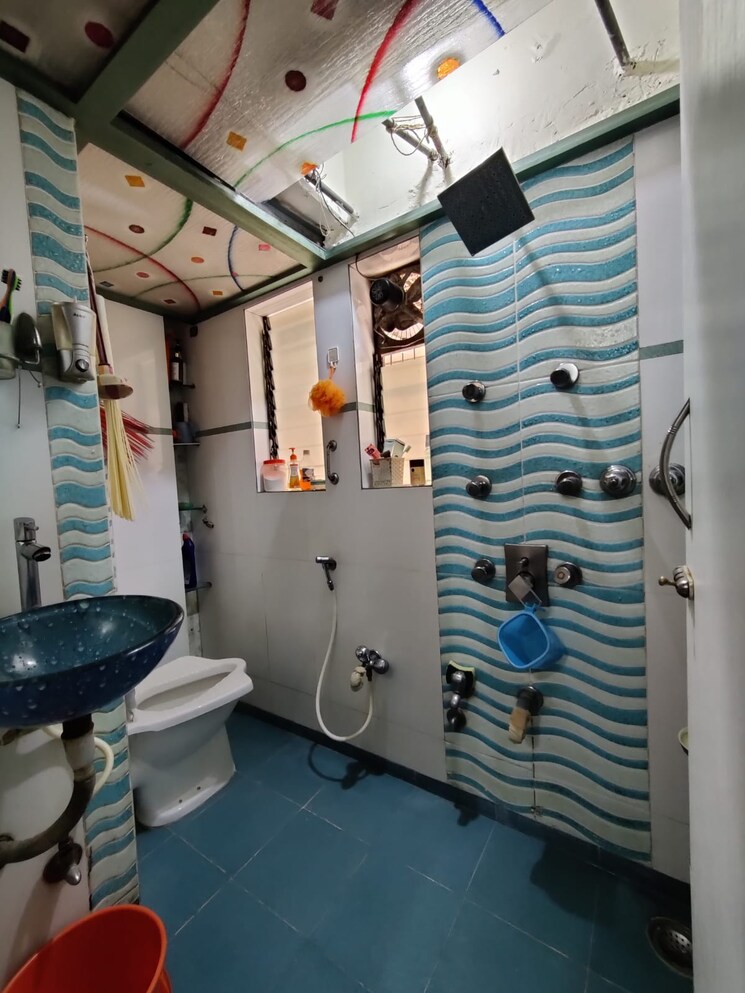 Bathroom, tardeo 1.5 Bedroom 315 Sq.Ft. Apartment In Tardeo Mumbai 8128596