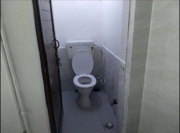 Bathroom in 3 BHK Builder Floor at Sector 49 – for Sale