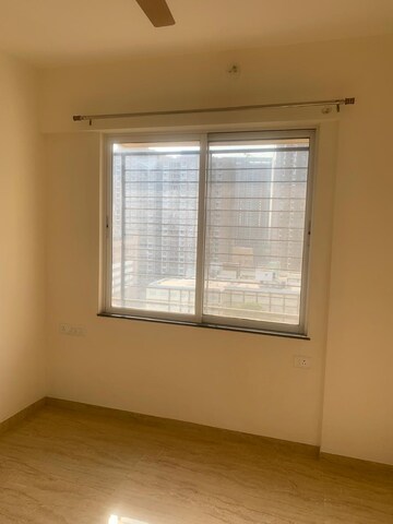 Room in 3 BHK Apartment at VTP Alpine, Mahalunge – for Rent