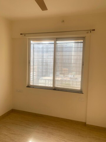 Room in 3 BHK Apartment at VTP Alpine, Mahalunge – for Rent