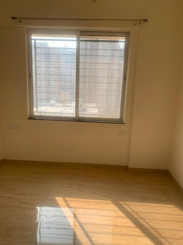 Room in 3 BHK Apartment at VTP Alpine, Mahalunge – for Rent