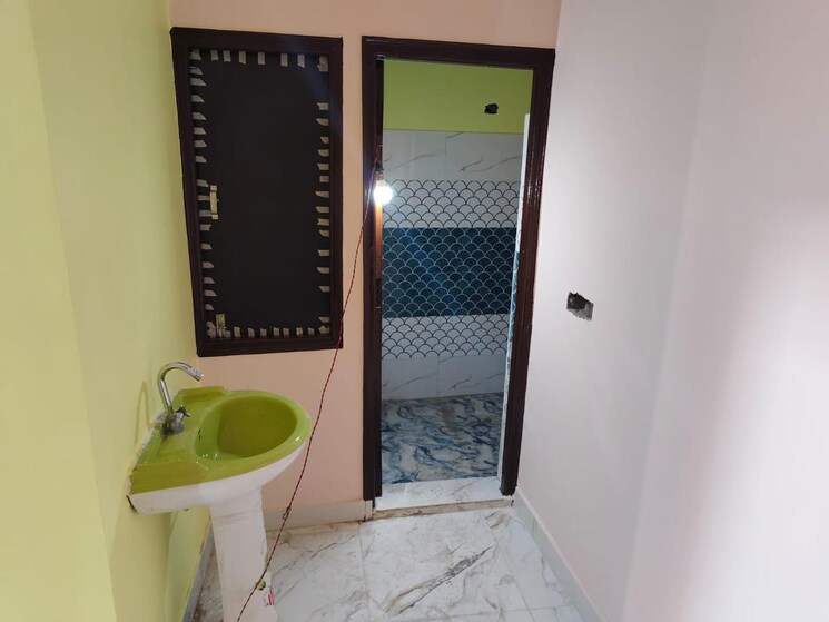 Bathroom, vishnu-enclave-gangapuram 2 Bedroom 70 Sq.Yd. Builder Floor In Gangapuram Ghaziabad 8128686