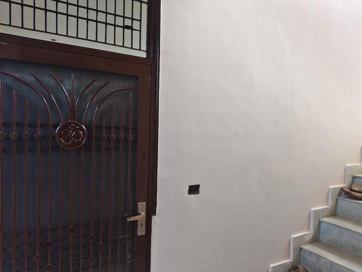 Balcony, vishnu-enclave-gangapuram 2 Bedroom 70 Sq.Yd. Builder Floor In Gangapuram Ghaziabad 8128686