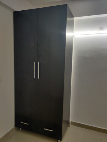 Furnished Amenities in 3 BHK Apartment at ROF Amaltas, Sector 92 – for Rent