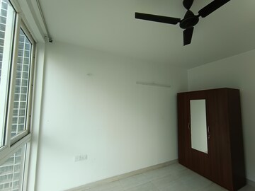 Room in 3 BHK Apartment at Aliens Space Station, Tellapur – for Rent